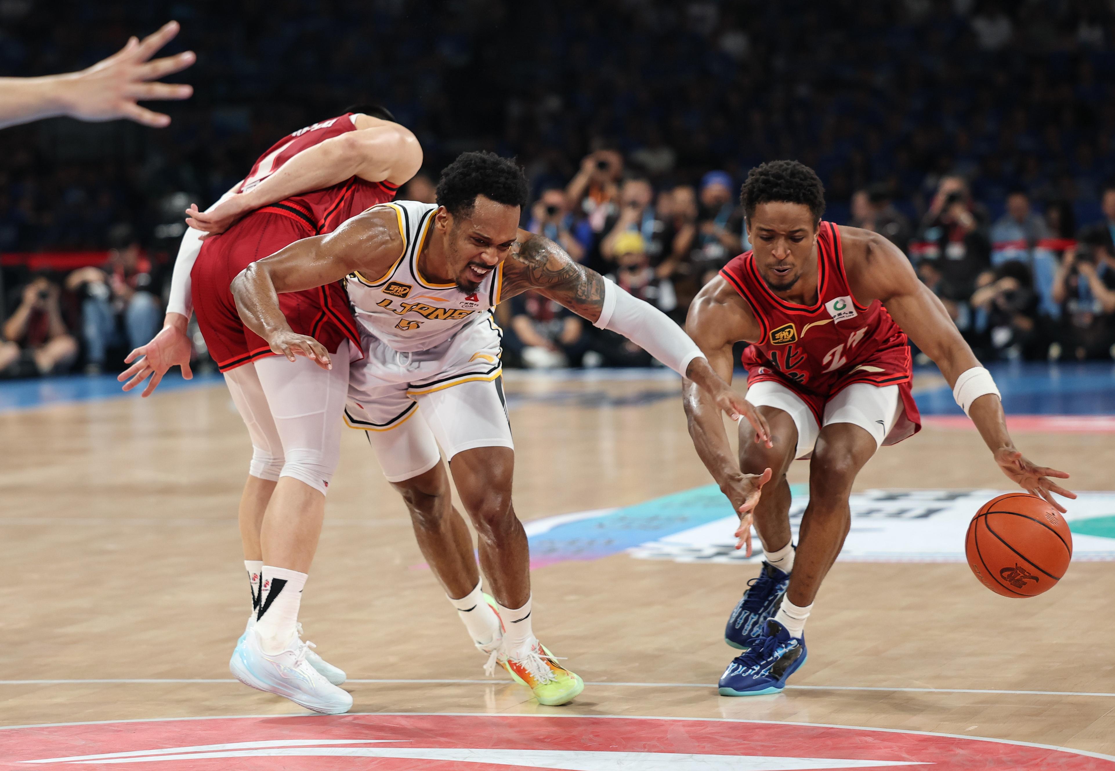 NBA总决赛今晨走向成谜，马德里竞技复出首秀，信心回归，年轻球员得到机会的简单介绍