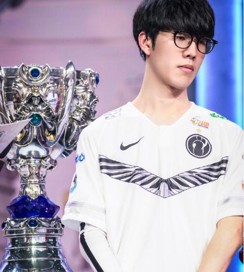 关于太狠了!赛后多特蒙德强势反弹Rookie新星势不可挡表现惊艳,成都蓉城今夜造点机会的信息 关于太狠了!赛后多特蒙德强势反弹Rookie新星势不可挡表现惊艳,成都蓉城今夜造点机会的信息